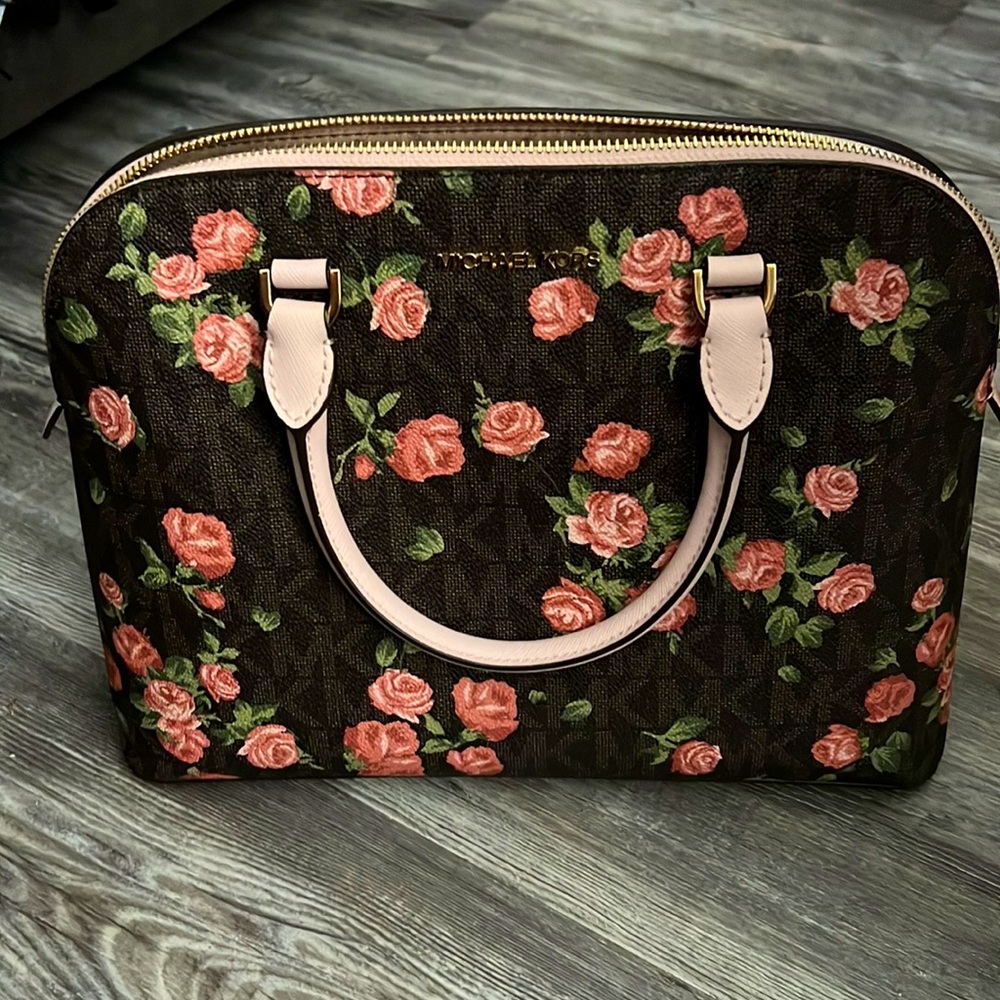 Brand new MK purse
